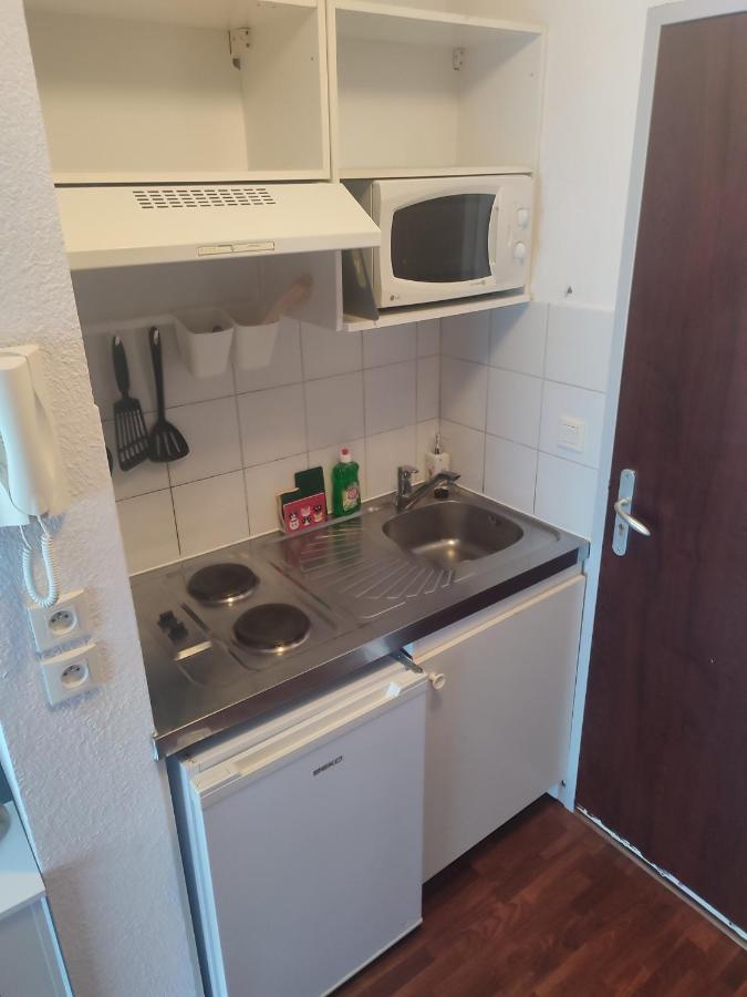 Les Ecrins Apartment Лурд Екстериор снимка